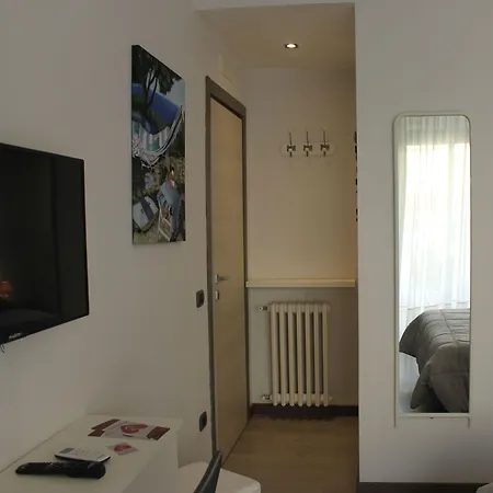 Couette-café Carolina Napoli-vomero 4*